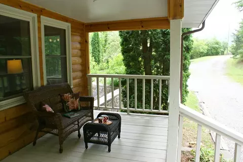 102 Mayflower Ln, Sylva, NC 28779 photo 3