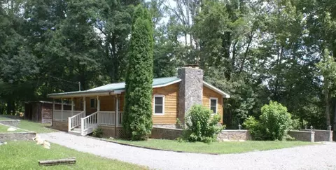 102 Mayflower Ln, Sylva, NC 28779 photo 1
