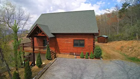 81 Quarry Rdg, Sylva, NC 28779 photo 3