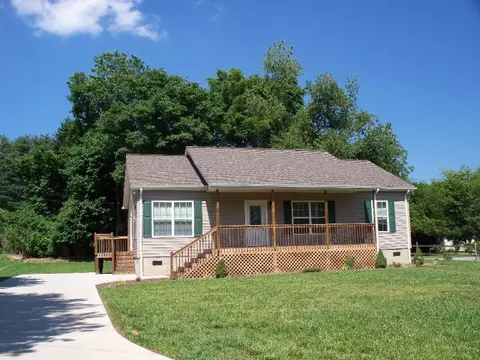 70 Smith St, Sylva, NC 28779 photo 1