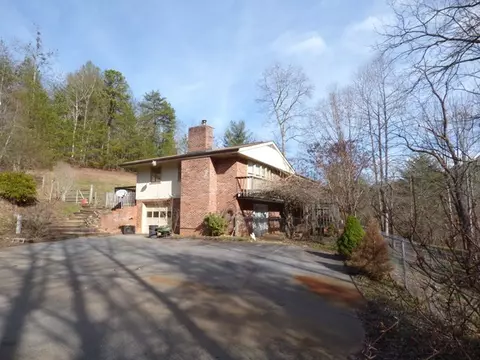 566 Frady Cove Rd, Sylva, NC 28779 photo 2