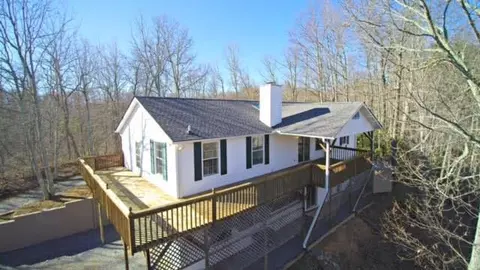 68 Hosta Dr, Sylva, NC 28779 photo 1