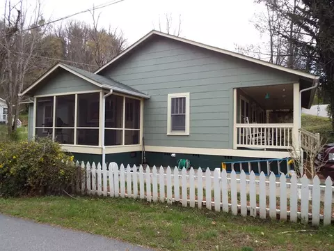 92 E Hemlock St, Dillsboro, NC 28725 photo 1