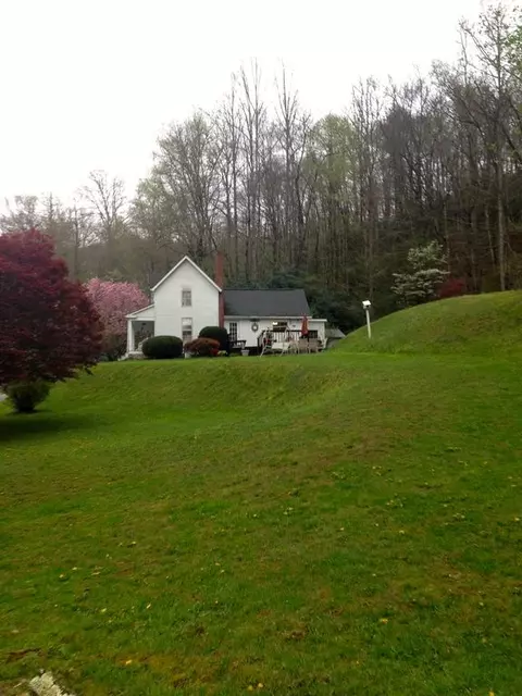 1922 East Frk, Sylva, NC 28779 photo 3