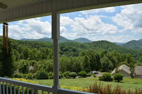 141 Mule Pen, Sylva, NC 28779 photo 3