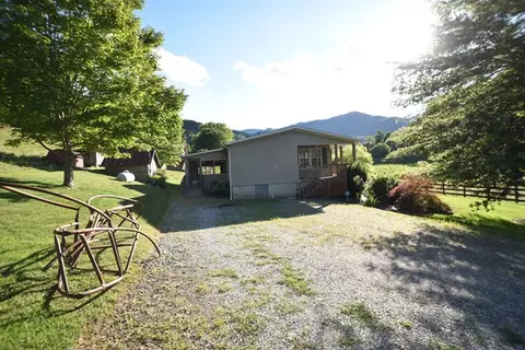 60 Beech Tree Rd, Whittier, NC 28789 photo 4