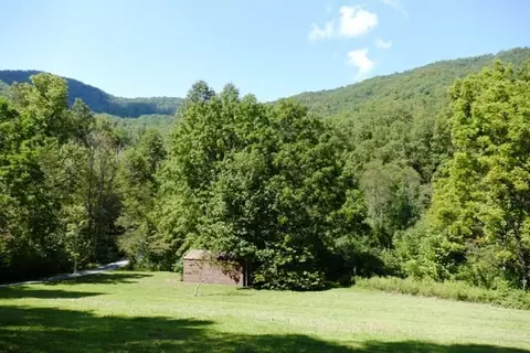 1303 Nickajack Rd, Franklin, NC 28734 photo 3