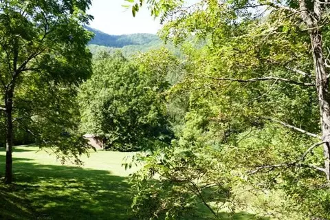 1303 Nickajack Rd, Franklin, NC 28734 photo 2