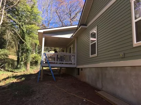696 Old Settlement, Sylva, NC 28779 photo 3