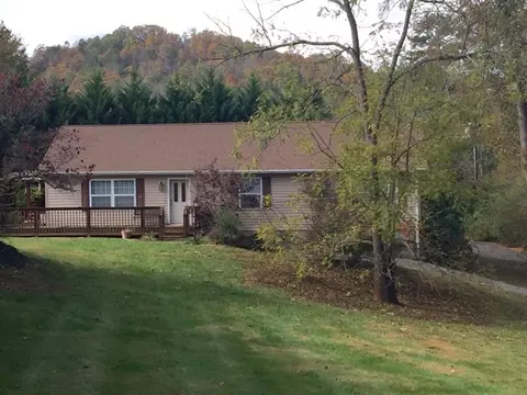 215 Rolling Green Dr, Sylva, NC 28779 photo 1