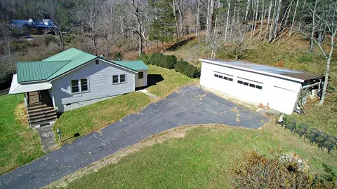 39 Falls Cir, Sylva, NC 28779 photo 5