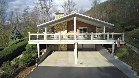 237 Airy Ln, Sylva, NC 28779 photo 4