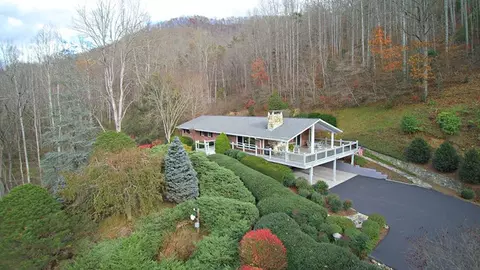 237 Airy Ln, Sylva, NC 28779 photo 3