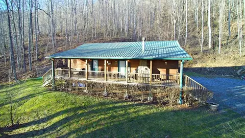 2101 Parris Branch Rd, Sylva, NC 28779 photo 2