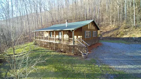 2101 Parris Branch Rd, Sylva, NC 28779 photo 1
