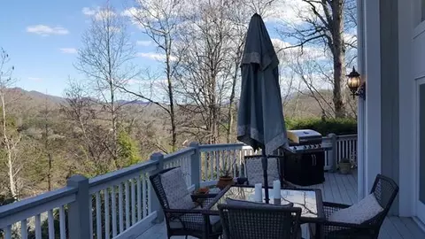 331 Berry Hill Dr, Sylva, NC 28779 photo 2