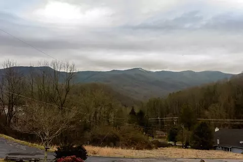 52 Pinnacle View Rd, Sylva, NC 28779 photo 2