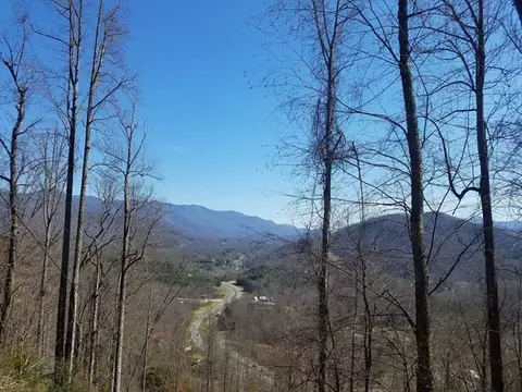 283 Villas Dr, Sylva, NC 28779 photo 4