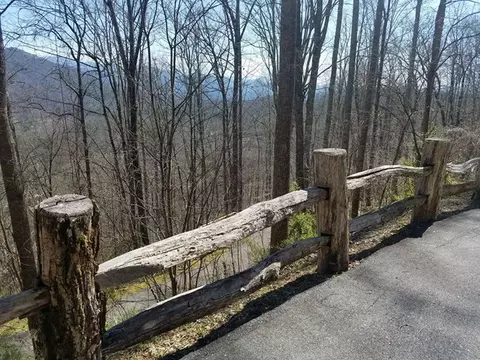 283 Villas Dr, Sylva, NC 28779 photo 2