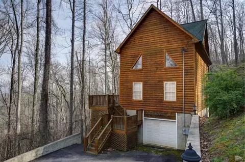 283 Villas Dr, Sylva, NC 28779 photo 1