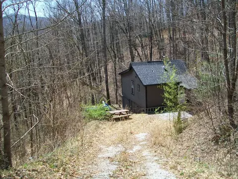 335 Garnet Rd, Sylva, NC 28779 photo 2