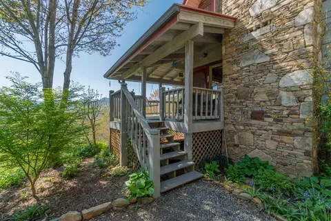 77 Potts Community Rd, Sylva, NC 28779 photo 3