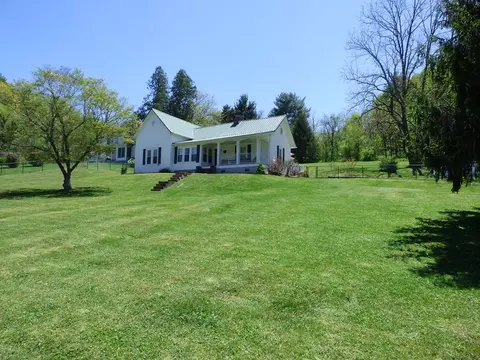 56 E Hemlock St, Dillsboro, NC 28725 photo 3