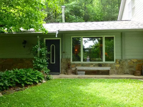 326 Mistletoe Ln, Sylva, NC 28779 photo 4