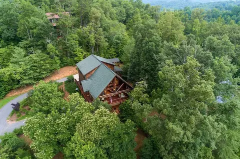 275 Timber Creek Cir, Sylva, NC 28779 photo 2