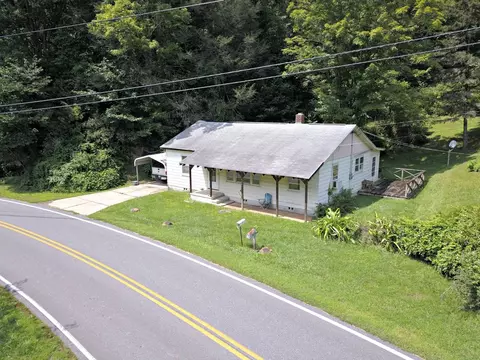 856 Greens Creek Rd, Sylva, NC 28779 photo 2