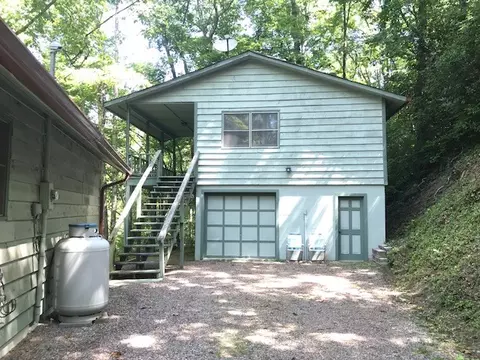 74 Moonstone Dr, Franklin, NC 28734 photo 4