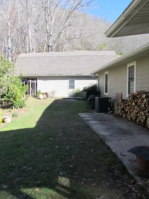 3577 Pumpkintown Rd, Sylva, NC 28779 photo 6