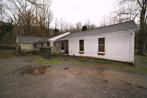 398 Savannah Dr, Sylva, NC 28779 photo 4