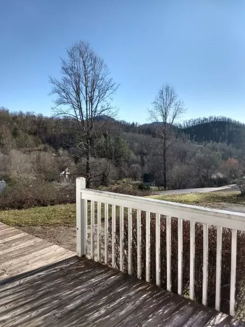25 Mule Pen Rd, Sylva, NC 28779 photo 3
