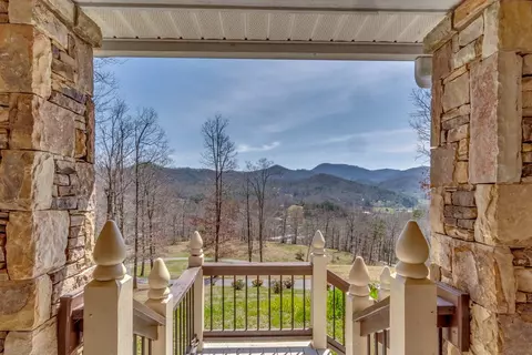 410 Breezy Mountain Rd, Sylva, NC 28779 photo 4