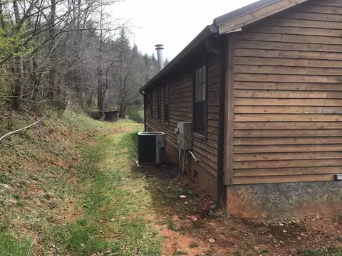625 Sam Corn Rd, Otto, NC 28763 photo 4