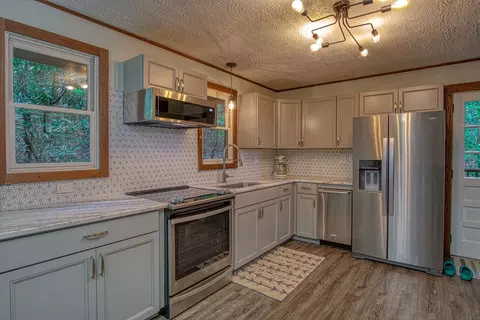 95 Bayberry Cove Rd, Sylva, NC 28779 photo 4