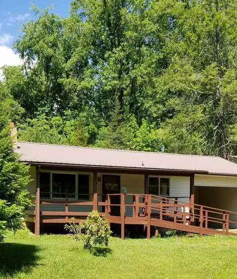 217 Council Cir, Sylva, NC 28779 photo 1