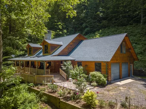 207 Meldaway Dr, Sylva, NC 28779 photo 1