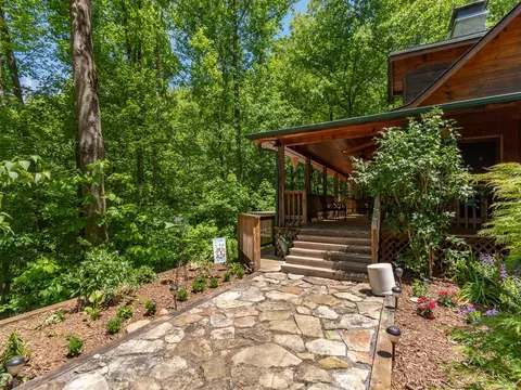 207 Meldaway Dr, Sylva, NC 28779 photo 2