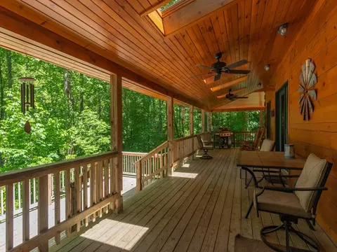 207 Meldaway Dr, Sylva, NC 28779 photo 3