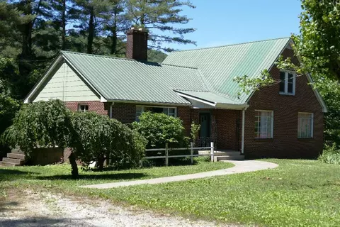 3752 Skyland Dr, Sylva, NC 28779 photo 1