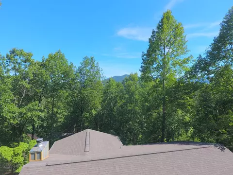 115 Timber Ln, Franklin, NC 28734 photo 2