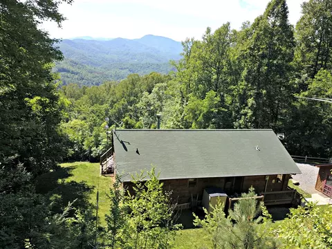 228 N Lanterns Wick Trl, Sylva, NC 28779 photo 3