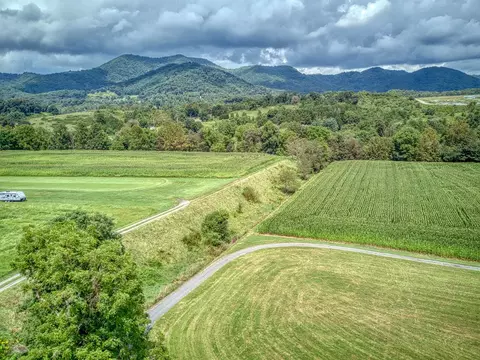 609 Caring Place Rd, Clyde, NC 28721 photo 21