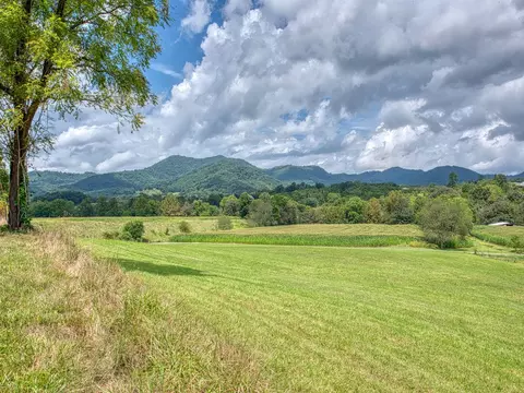 609 Caring Place Rd, Clyde, NC 28721 photo 12