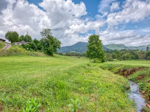 609 Caring Place Rd, Clyde, NC 28721 photo 8