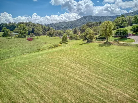 609 Caring Place Rd, Clyde, NC 28721 photo 4