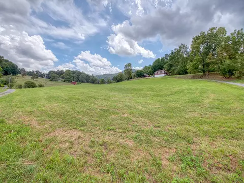 609 Caring Place Rd, Clyde, NC 28721 photo 17