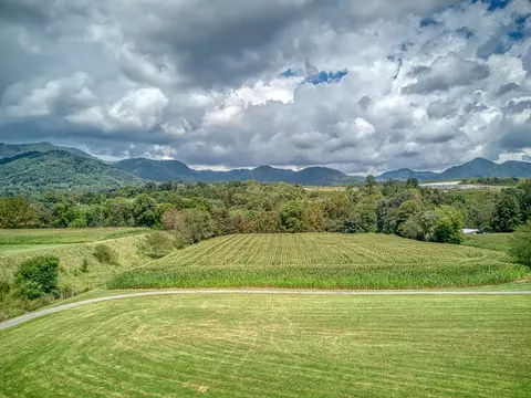 609 Caring Place Rd, Clyde, NC 28721 photo 18